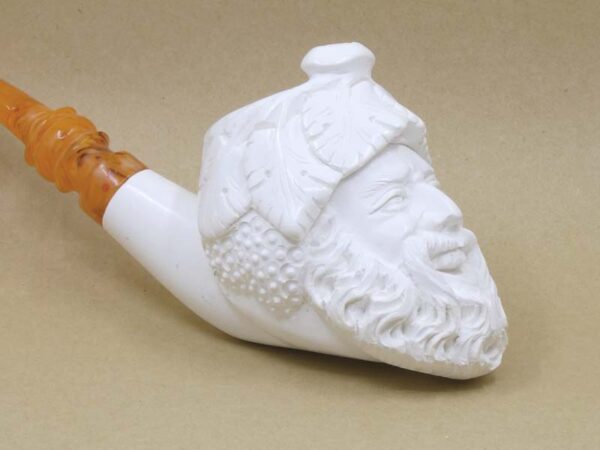 Bacchus Meerschaum Pipe - Medium Close Up